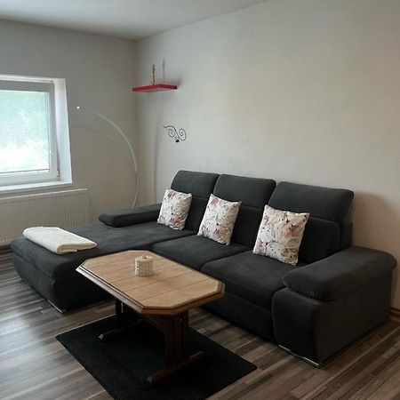 Apartman V Rodinnem Dome Jaromer Exterior foto