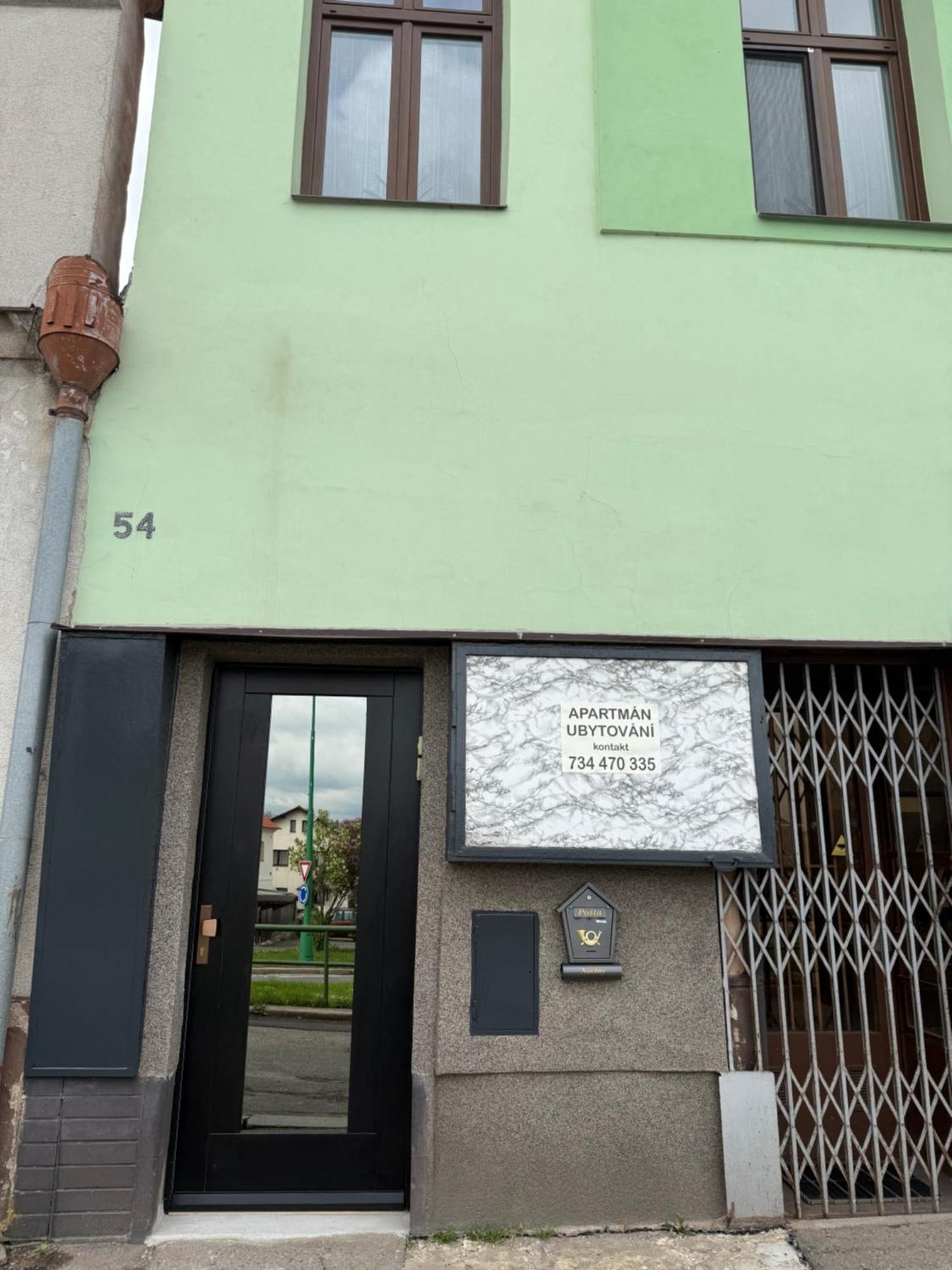 Apartman V Rodinnem Dome Jaromer Exterior foto